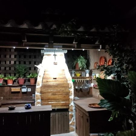 Vivienda Turistica De Alojamiento Rural El Almendro Pegalajar Exterior foto