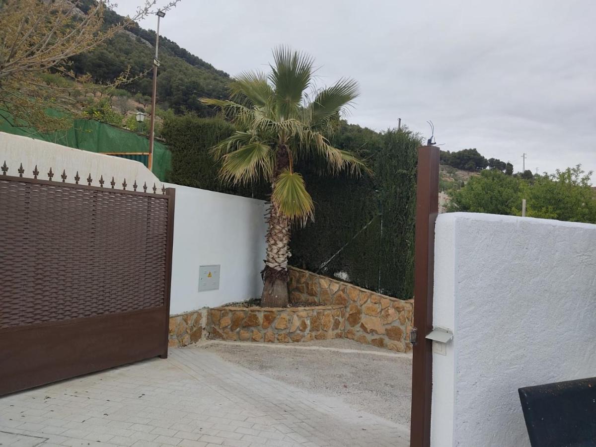 Vivienda Turistica De Alojamiento Rural El Almendro Pegalajar Exterior foto