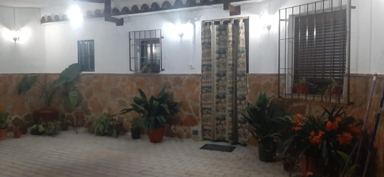 Vivienda Turistica De Alojamiento Rural El Almendro Pegalajar Exterior foto