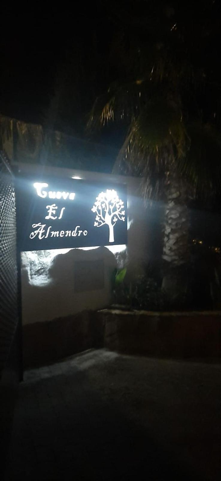 Vivienda Turistica De Alojamiento Rural El Almendro Pegalajar Exterior foto